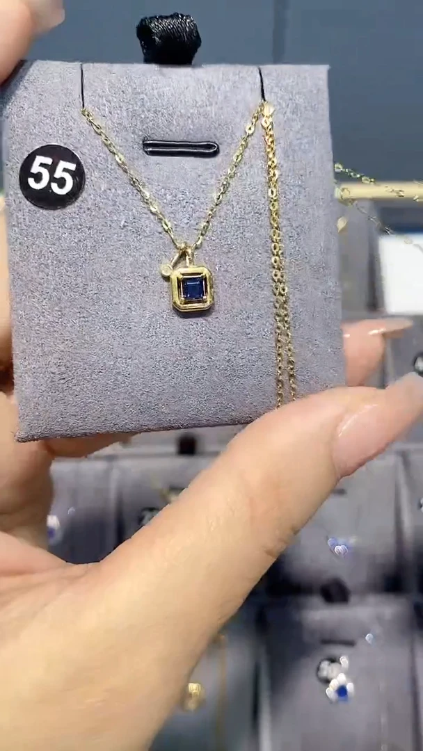 蓝宝石项链18K金镶嵌项链
