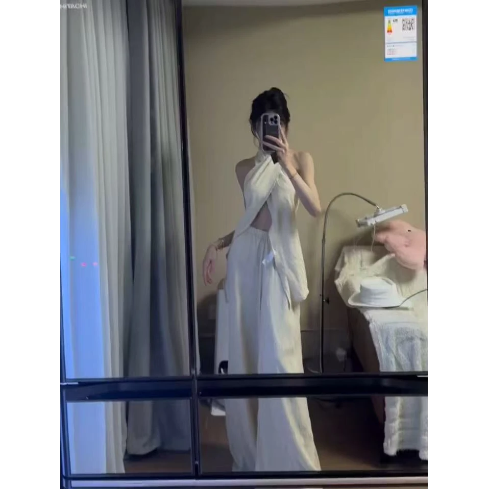 【漠路狂花】2025秋季新款气质度假交叉挂脖上衣配阔腿裤子两件套女