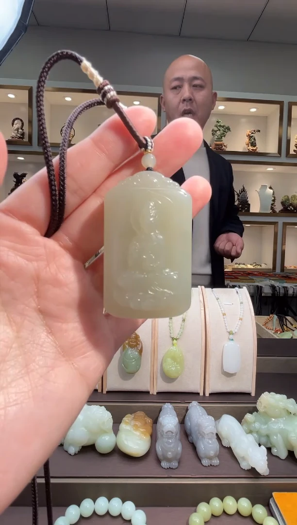 颈饰未镶嵌和田玉苏