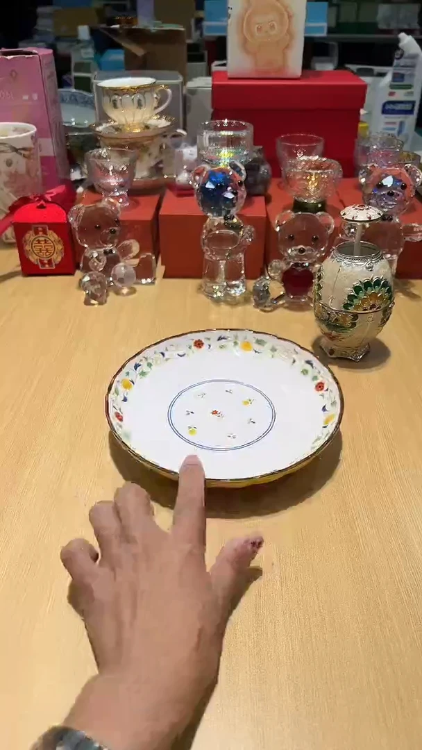 瓷片碗碟好物一件不留@@1