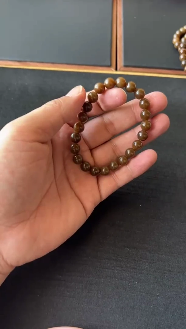 【闪购商品】和田玉手串未镶嵌且末微色差近矿卡8