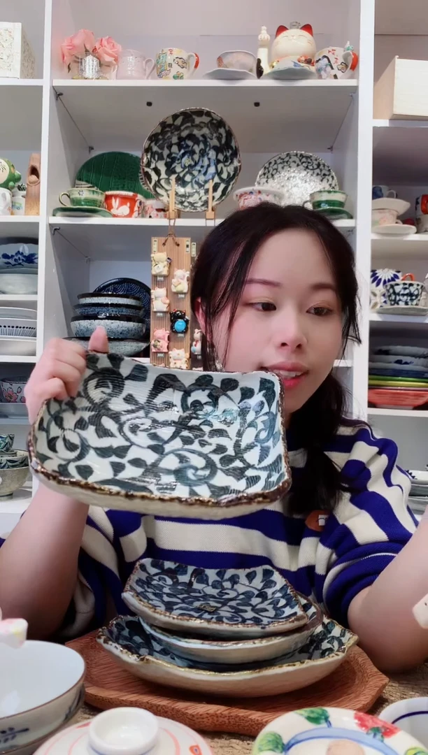 陶瓷章鱼唐草四足方钵20cm