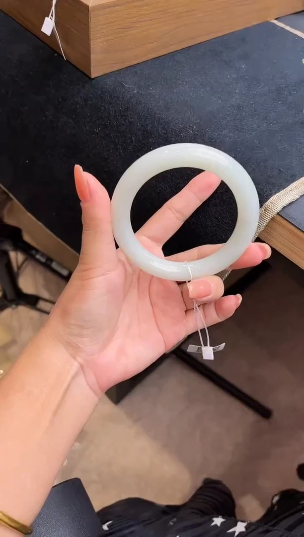 未镶嵌手镯翡翠手镯
