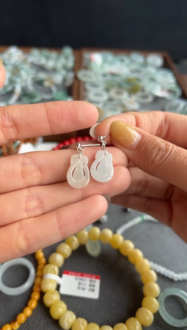 【闪购商品】翡翠耳饰未镶嵌325买断