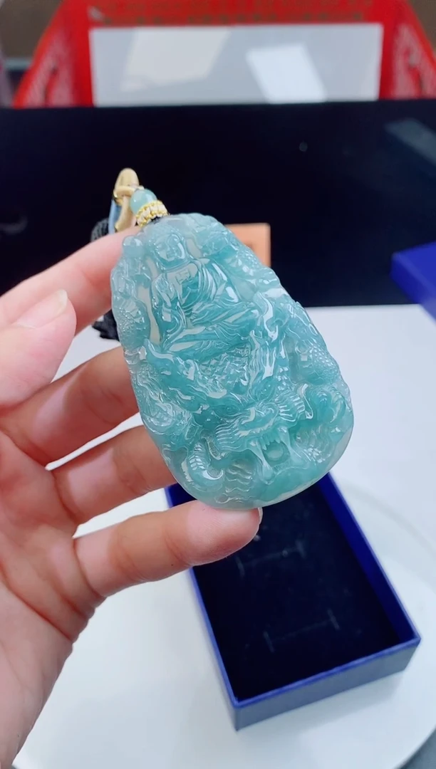 颈饰未镶嵌翡翠    ·
