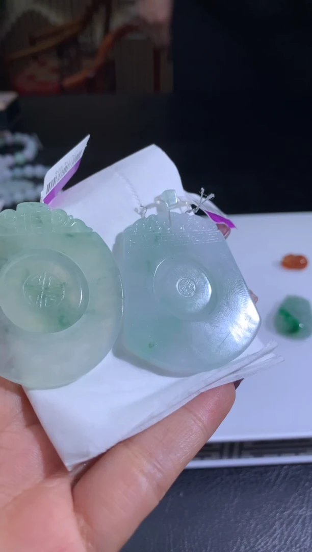 未镶嵌定制翡翠文*翡翠
