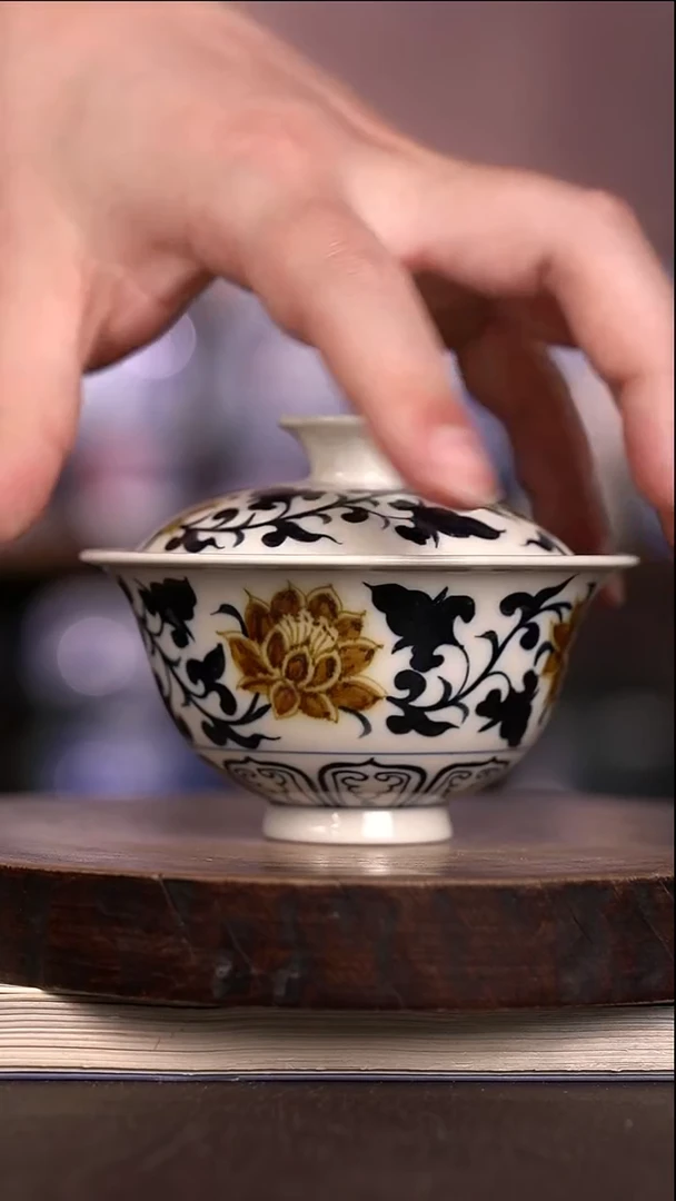 微瑕福利 现代瓷撇口