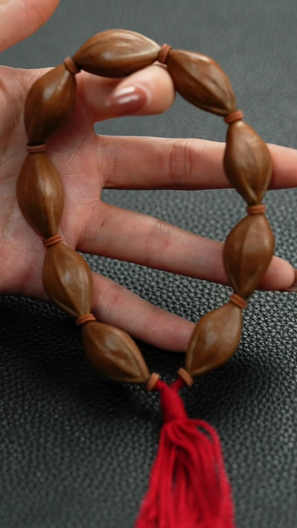 吊坠橄榄核三面佛素串