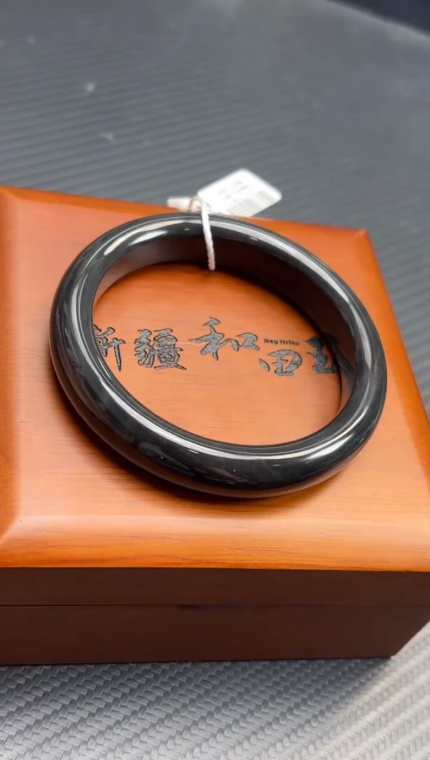 未镶嵌手镯和田玉若羌微色差青花61+手镯确认返150米