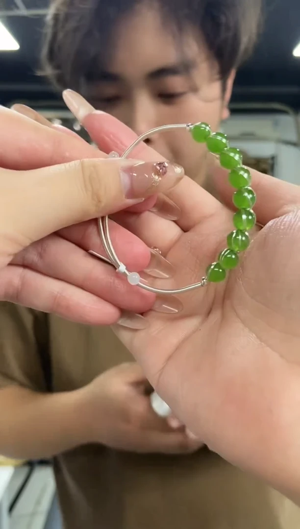 【闪购商品】和田玉手串未镶嵌多样性发其一颜色微差