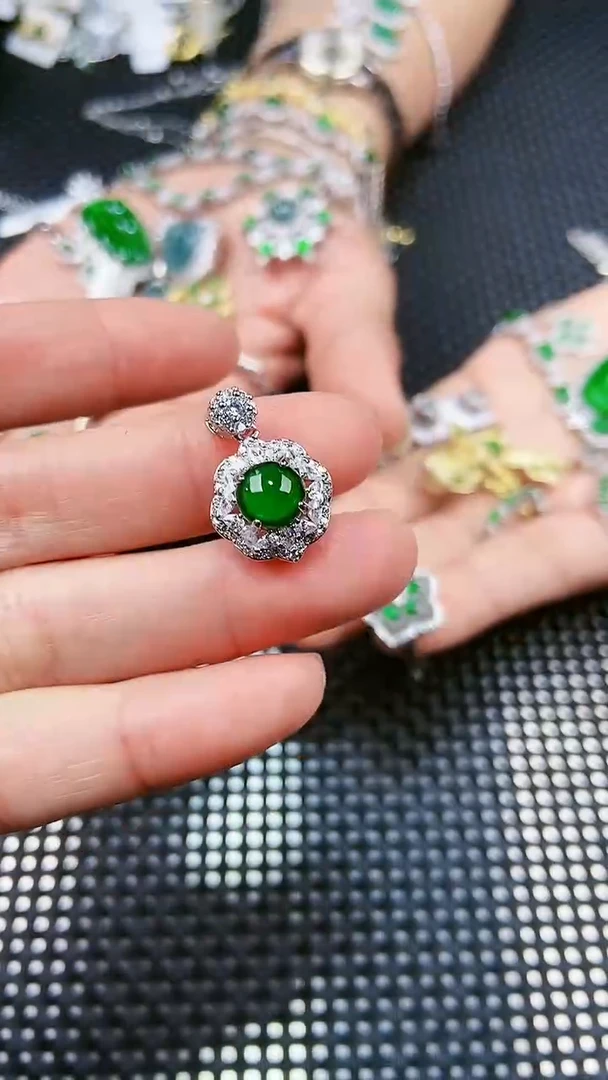 【闪购商品】翡翠吊坠(不含链)未镶嵌11111111