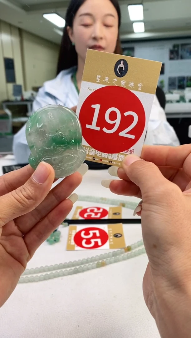 颈饰未镶嵌石英质玉佛+192