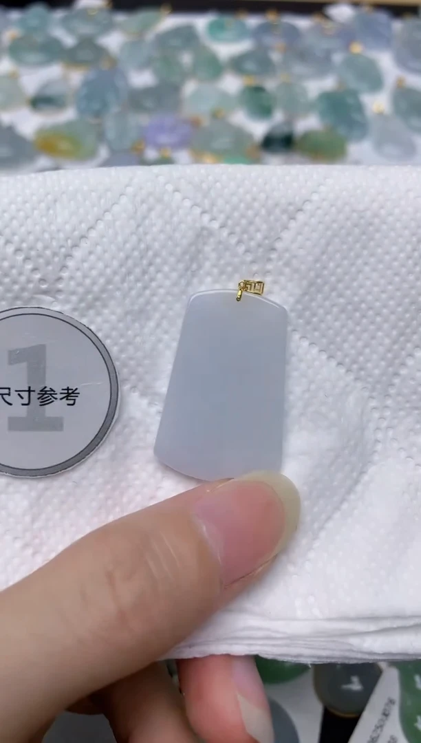 翡翠18K金镶嵌颈饰天然A货翡翠