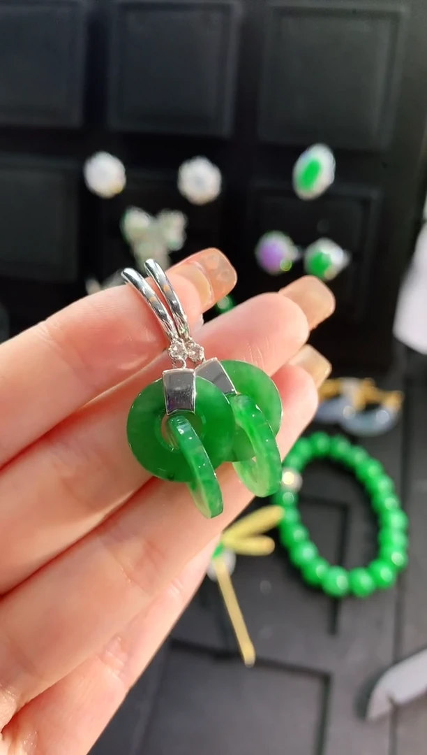 【闪购商品】翡翠耳饰18K金镶嵌耳饰