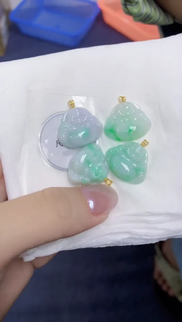 翡翠18K金镶嵌颈饰天然缅甸翡翠A货多样性发其一