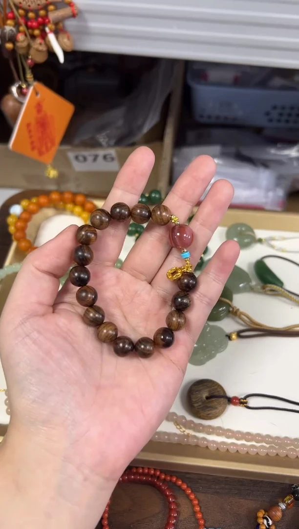 吊坠花梨木未镶嵌黄花梨南红玛瑙顶珠款手串10M[4897]