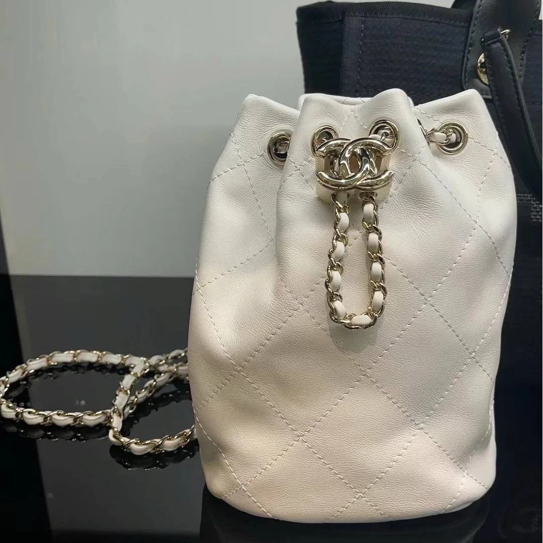 95新 Chanel/香奈儿 GGS抽绳水桶双肩包书包白金羊皮 88642727