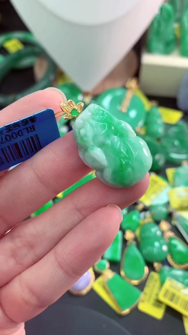 吊坠(不含链)未镶嵌翡翠天然缅甸翡翠A货