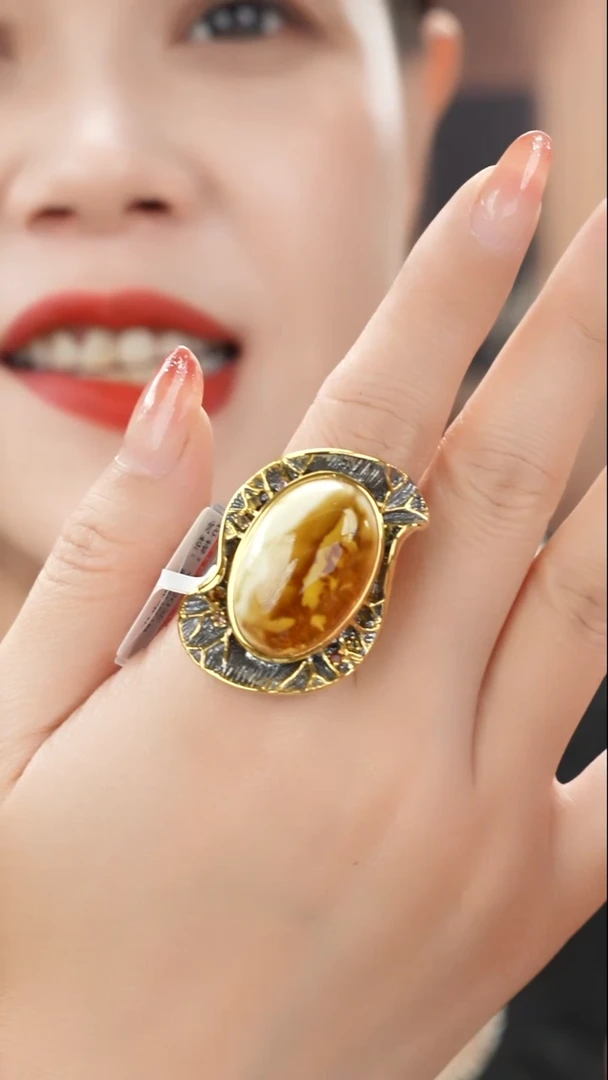 琥珀颈饰未镶嵌妖白特色蜜蜡戒指