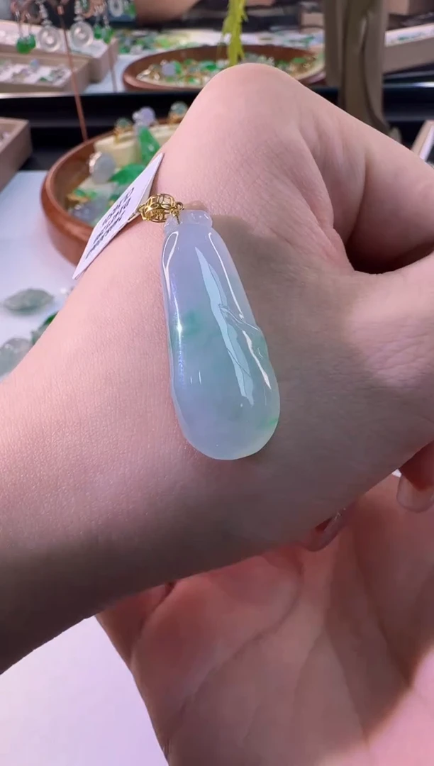 【闪购商品】翡翠颈饰18K金镶嵌缅甸翡翠A货挂件