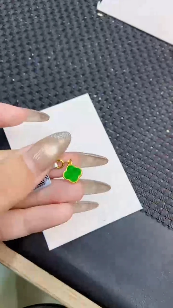 颈饰未镶嵌翡翠1