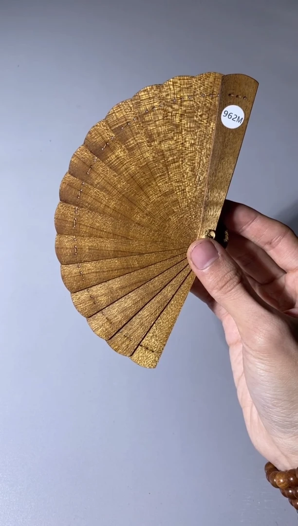 【闪购商品】金丝楠木雕962号10cm金丝楠木小叶桢楠掌中扇