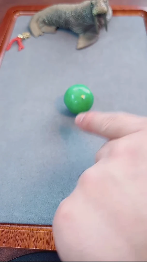 184号精品绿色30mm锁骨吊坠