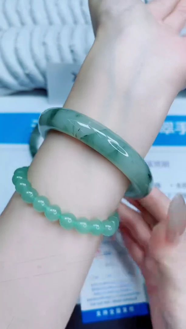 未镶嵌手镯石英质玉32/58