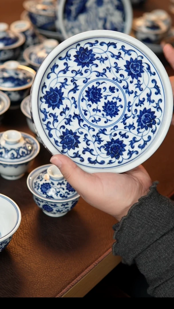 缠枝连纹理壶承壶承
