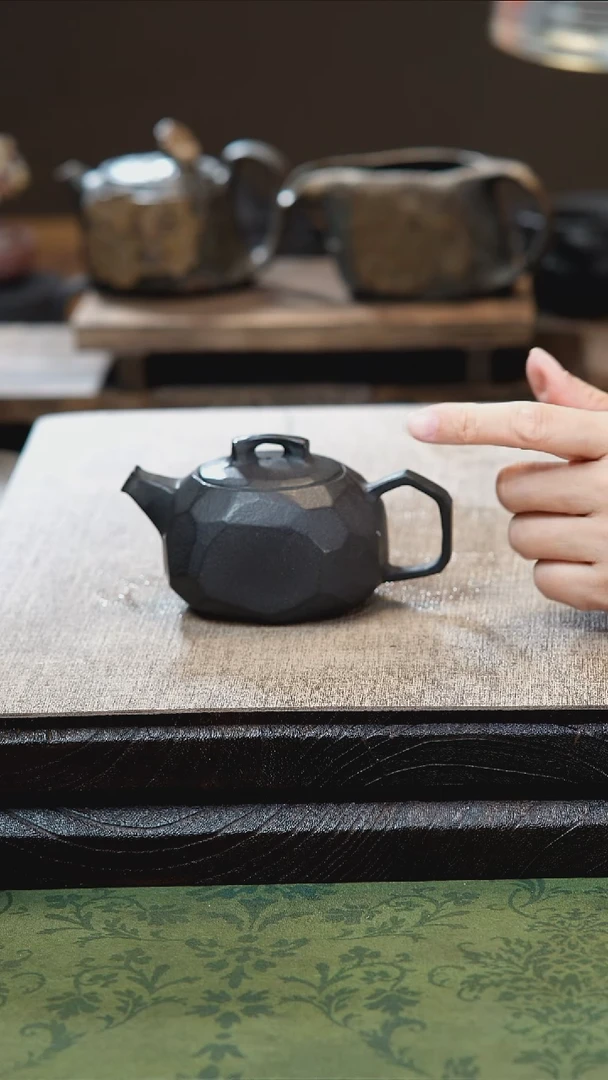 中式归玉堂冰碛岩重工雕刻磐石壶