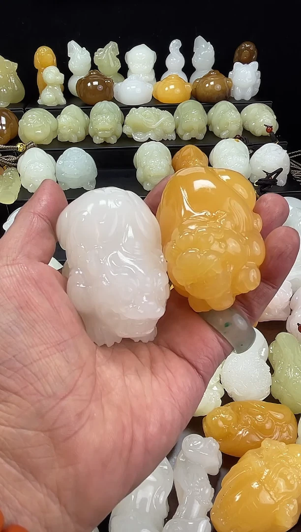 এ****?昆仑山料手把观赏