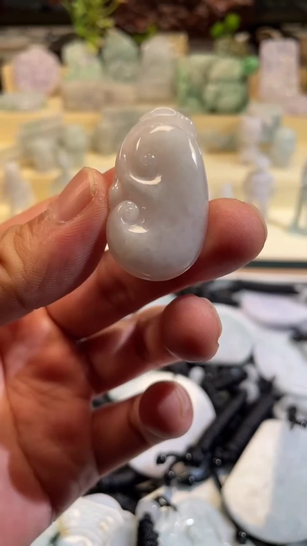 翡翠未镶嵌颈饰7/22/007