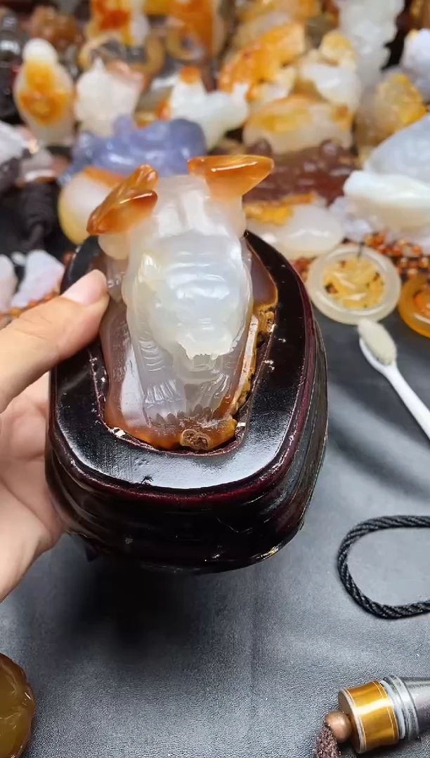 未镶嵌1玛瑙/玉髓虎*ll