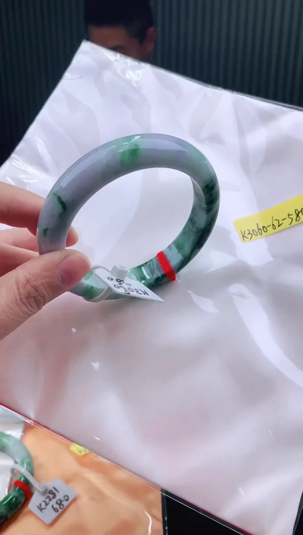 未镶嵌手镯翡翠62