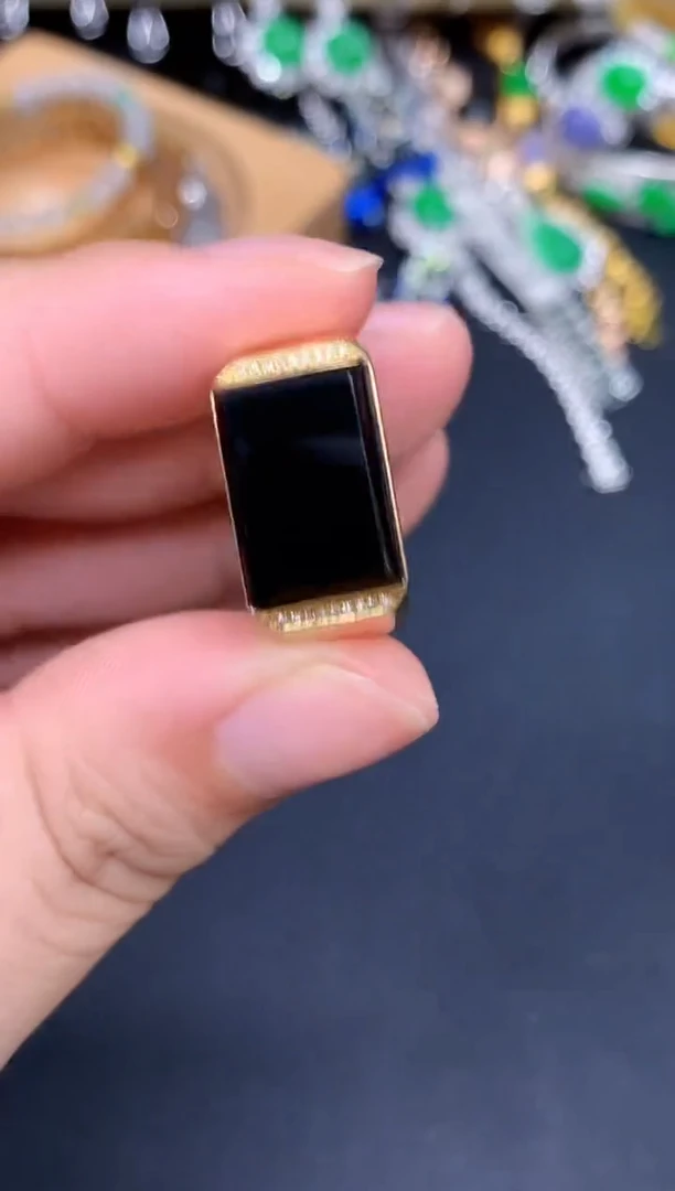 18K金镶嵌戒指翡翠277-春日珠宝