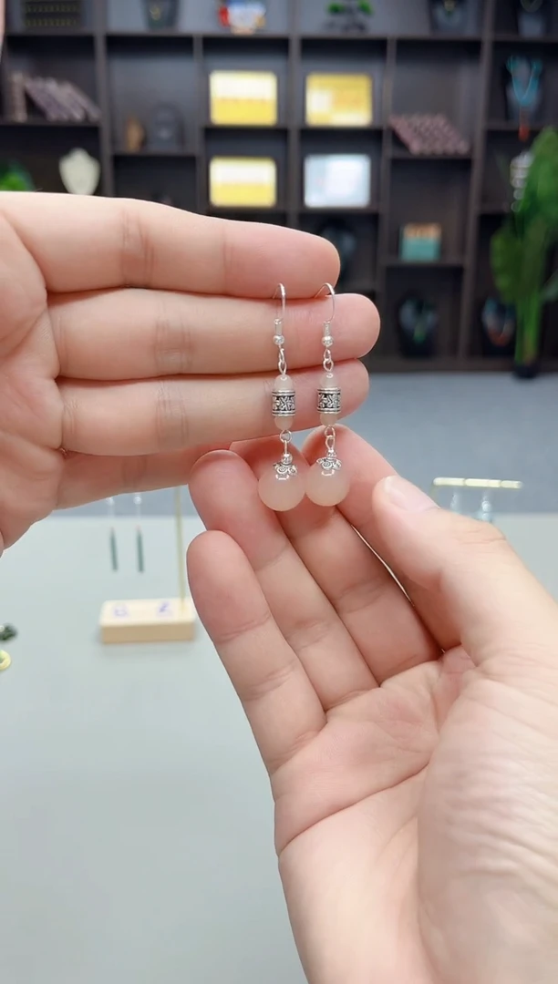 银S925镶嵌耳钉玛瑙/玉髓338000