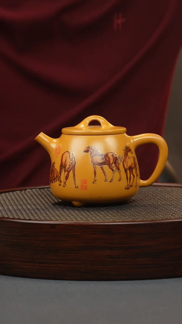 【闪购商品】紫砂茶壶鸡油黄高瓢八骏