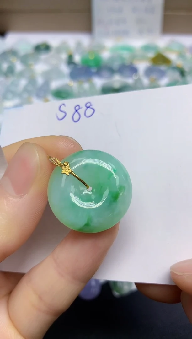 颈饰18K金镶嵌翡翠天然缅甸翡翠A货翡翠百元以上9元证书费自理