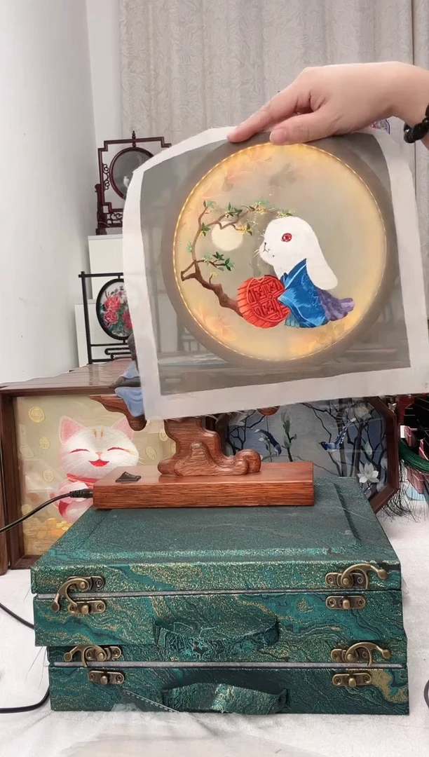 扇子苏绣作品手工精品摆台