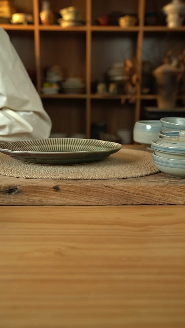 366福利新品系列的10英寸松石窑变花边盘子1个