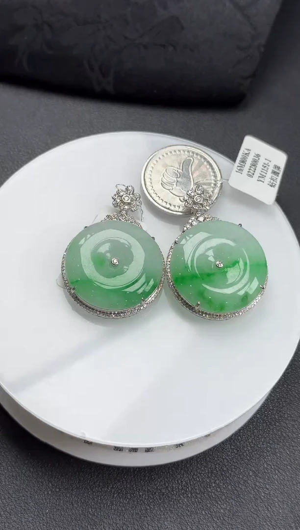 【闪购商品】翡翠颈饰18K金镶嵌平安扣多样性发一