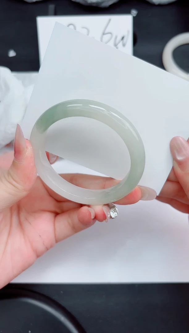 石英质玉手镯未镶嵌109-52.4