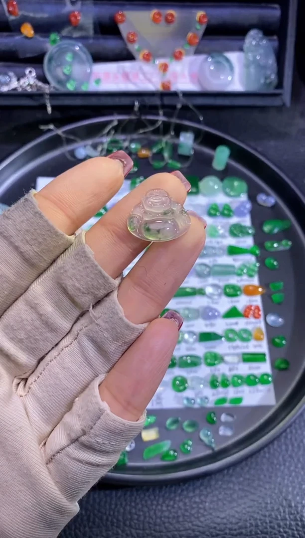 未镶嵌挂件翡翠佛