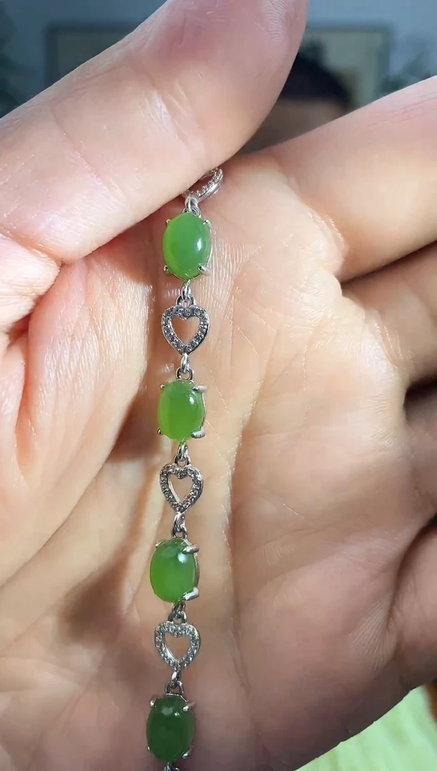 和田玉未镶嵌颈饰1