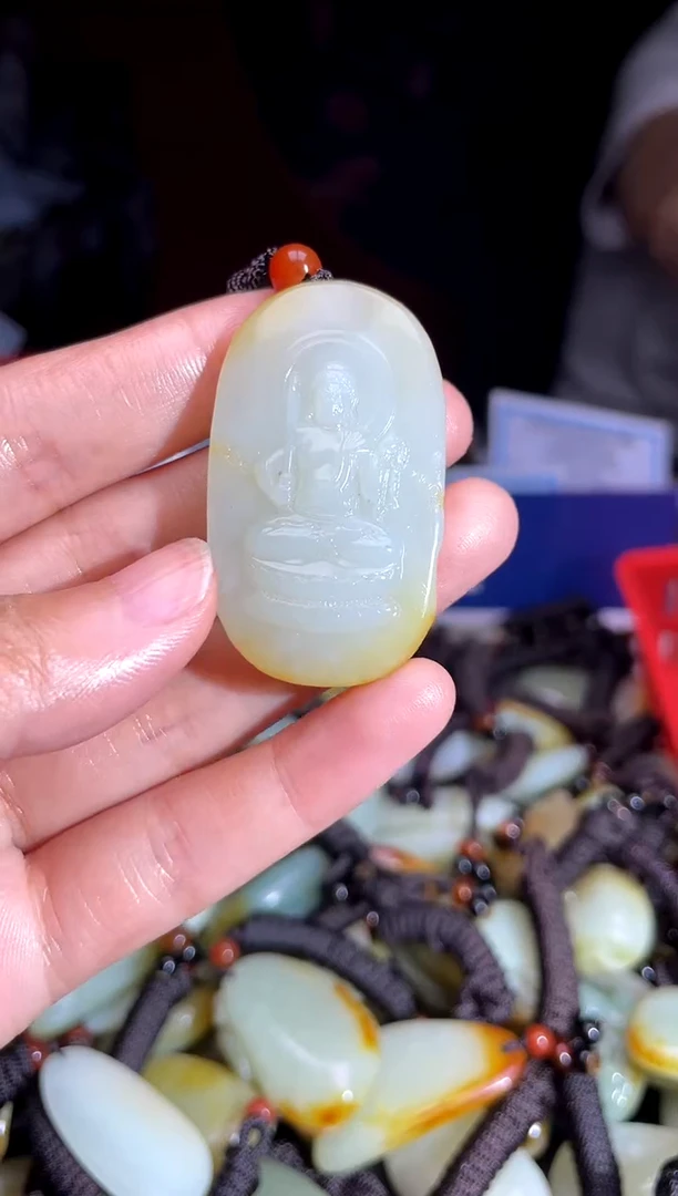 和田玉未镶嵌颈饰1