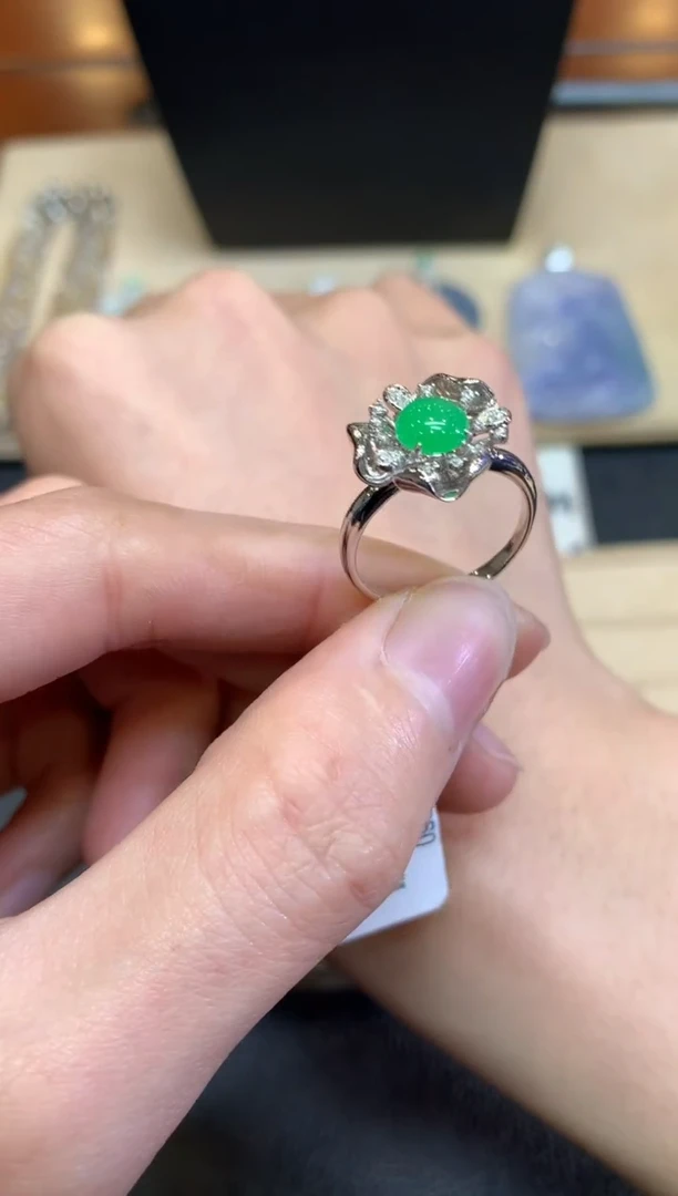 【闪购商品】翡翠戒指18K金镶嵌蛋面【无服务费】