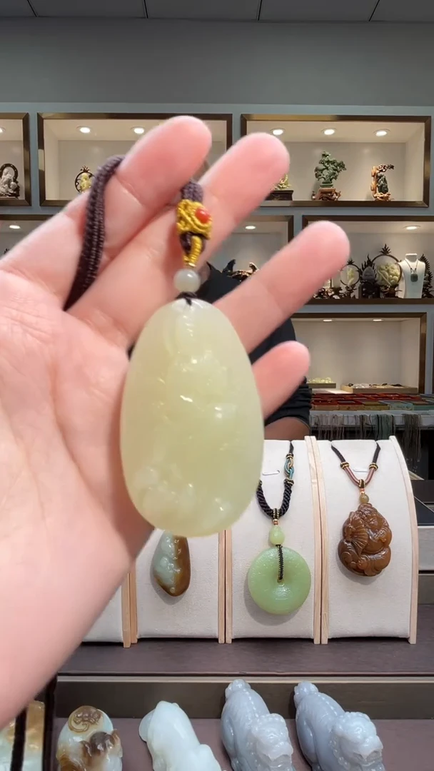 颈饰未镶嵌和田玉苏