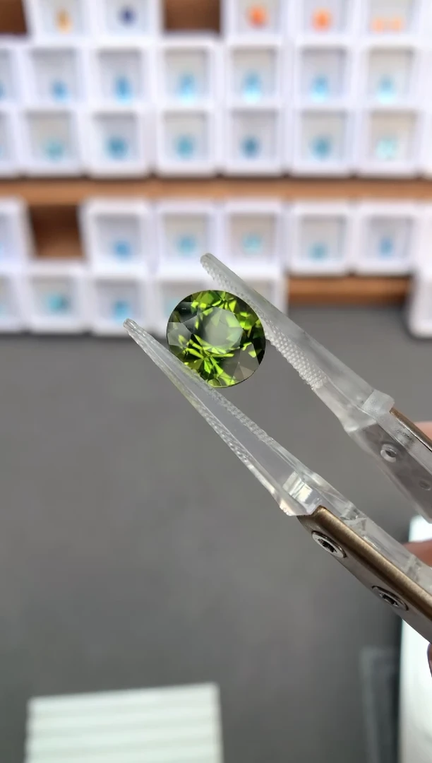 未镶嵌裸石定制橄榄石4.8ct