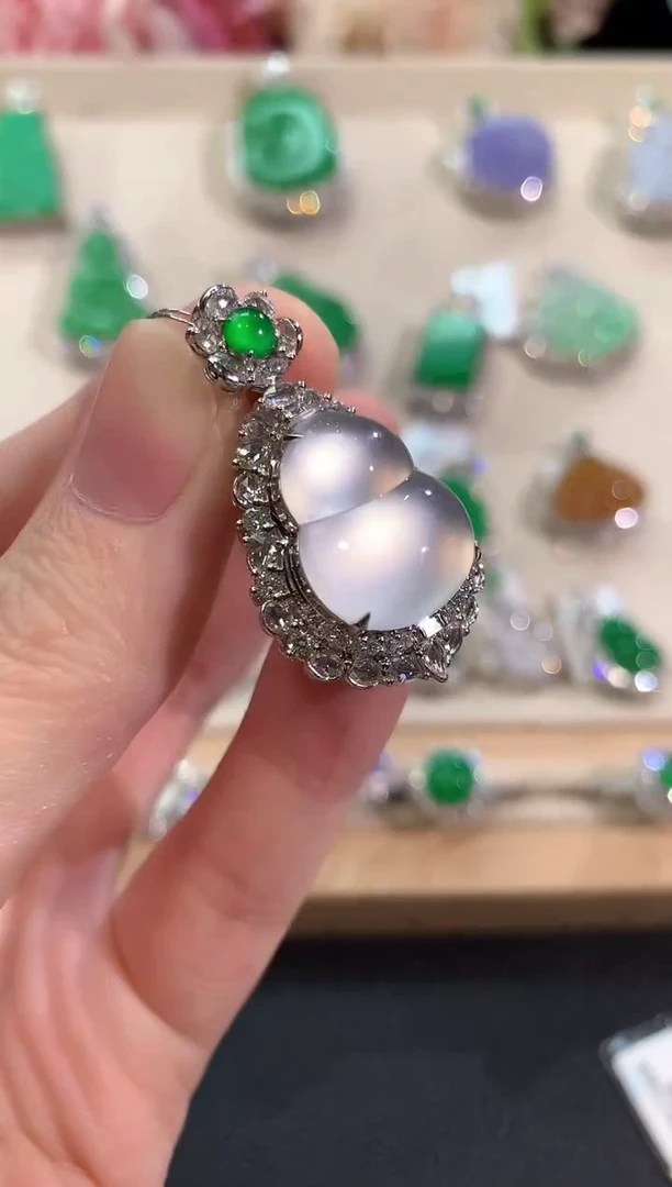 吊坠(不含链)18K金镶嵌翡翠冬日珠宝E56