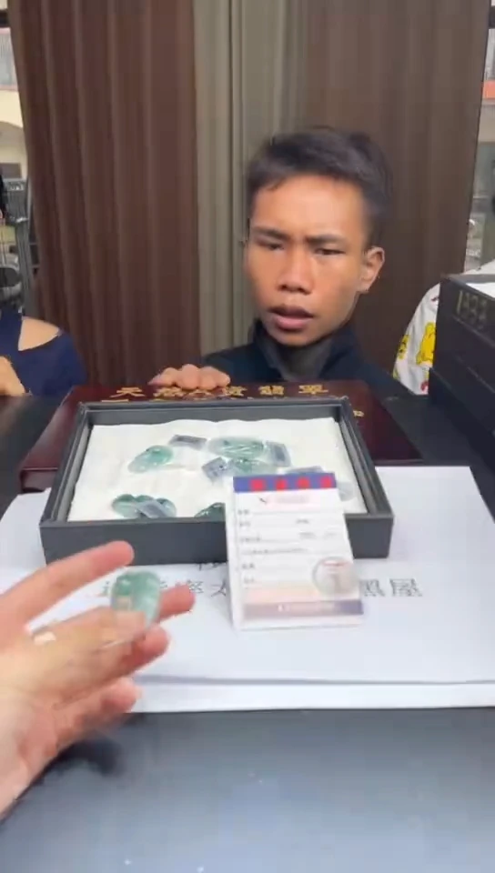 未镶嵌定制翡翠未抛光毛货多样性发其一拍一发一7282